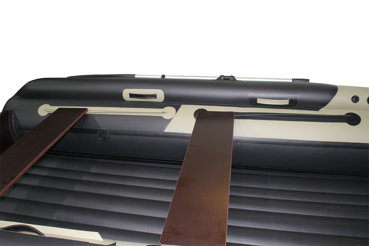 Reef Triton 370 S-Max с интегрированным фальшбортом