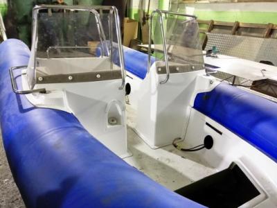 Лодка РИБ Скайбот SB 520 R двухконсольный